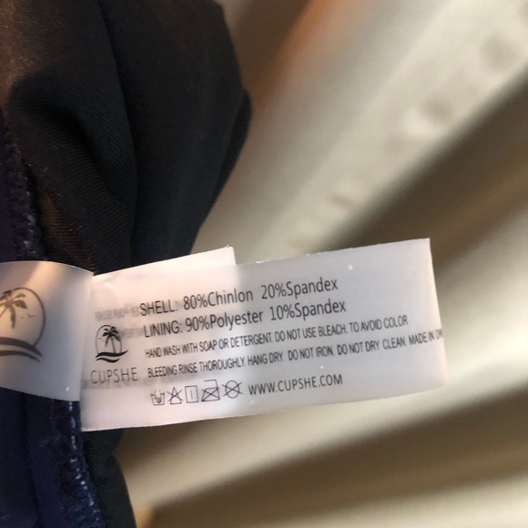 Cupshe Floral One Piece Swimsuit with Removable and Adjustable Straps - Picture 5 of 9